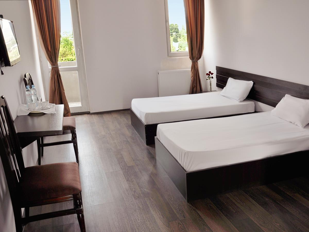 Grand Hotel Тбилиси Екстериор снимка